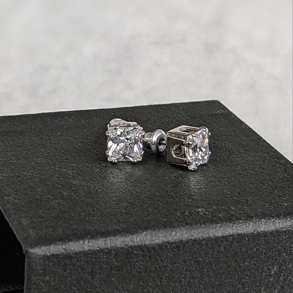 AAA CUBIC ZIRCONIA 6MM PRINCESS CUT DIAMOND SILVER EARRING STUDS - Picture 2 of 2